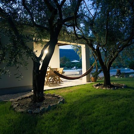 Lodge Jomi Kaštel Novi Exterior foto