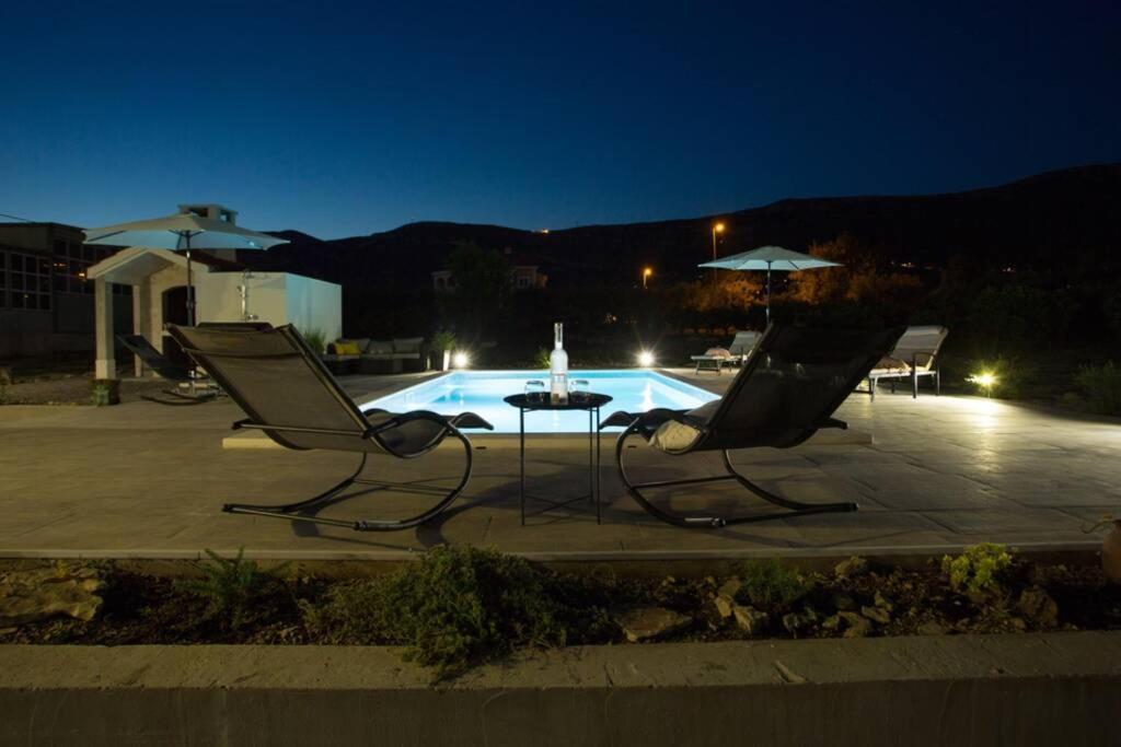 Lodge Jomi Kaštel Novi Exterior foto