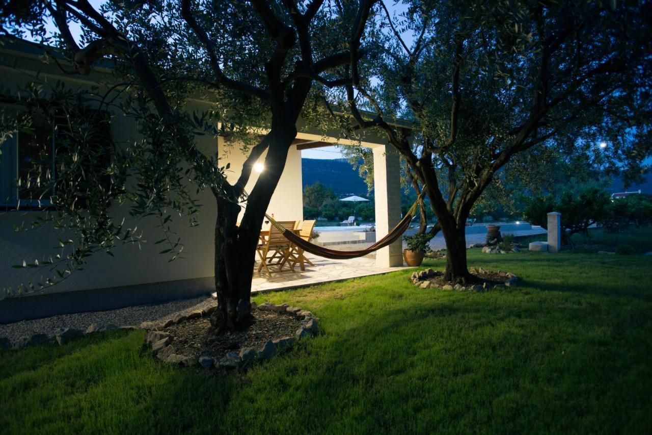 Lodge Jomi Kaštel Novi Exterior foto